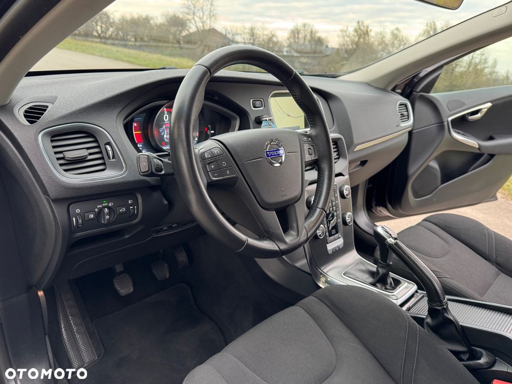 Volvo V40 D3 Summum - 34