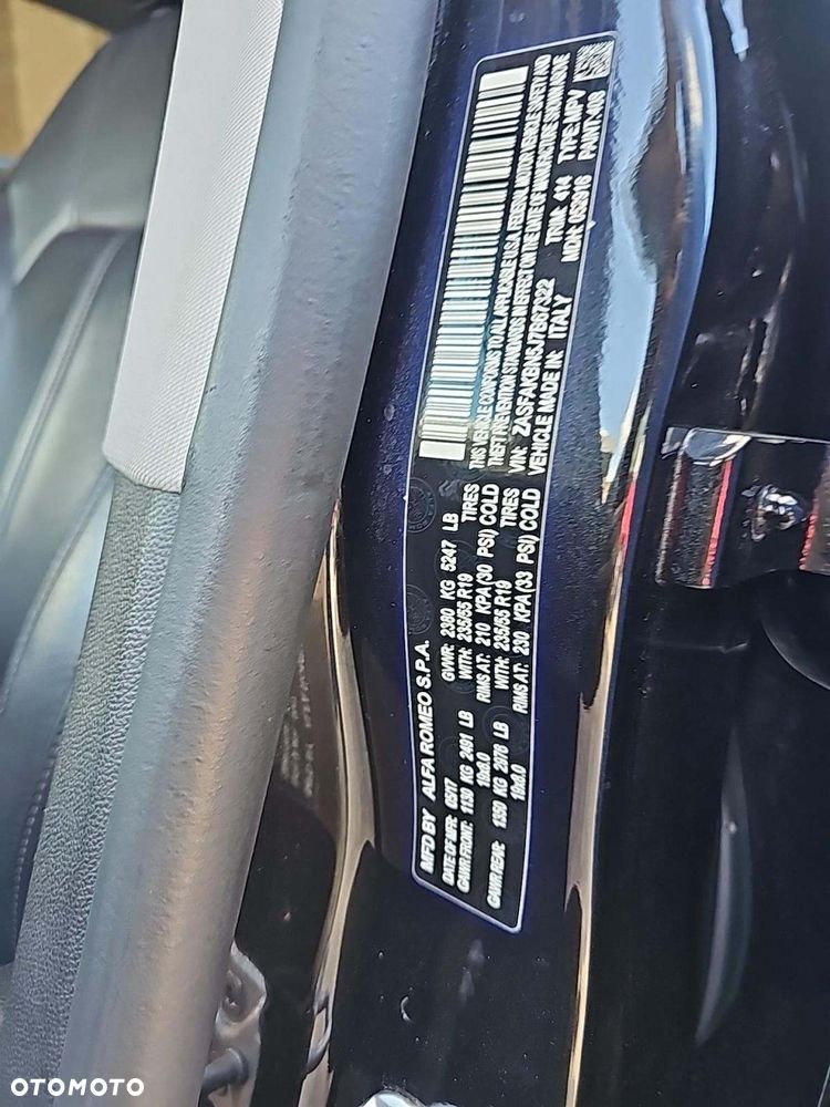 Alfa Romeo Stelvio 2.0 Turbo 16V AT8-Q4 Ti - 6