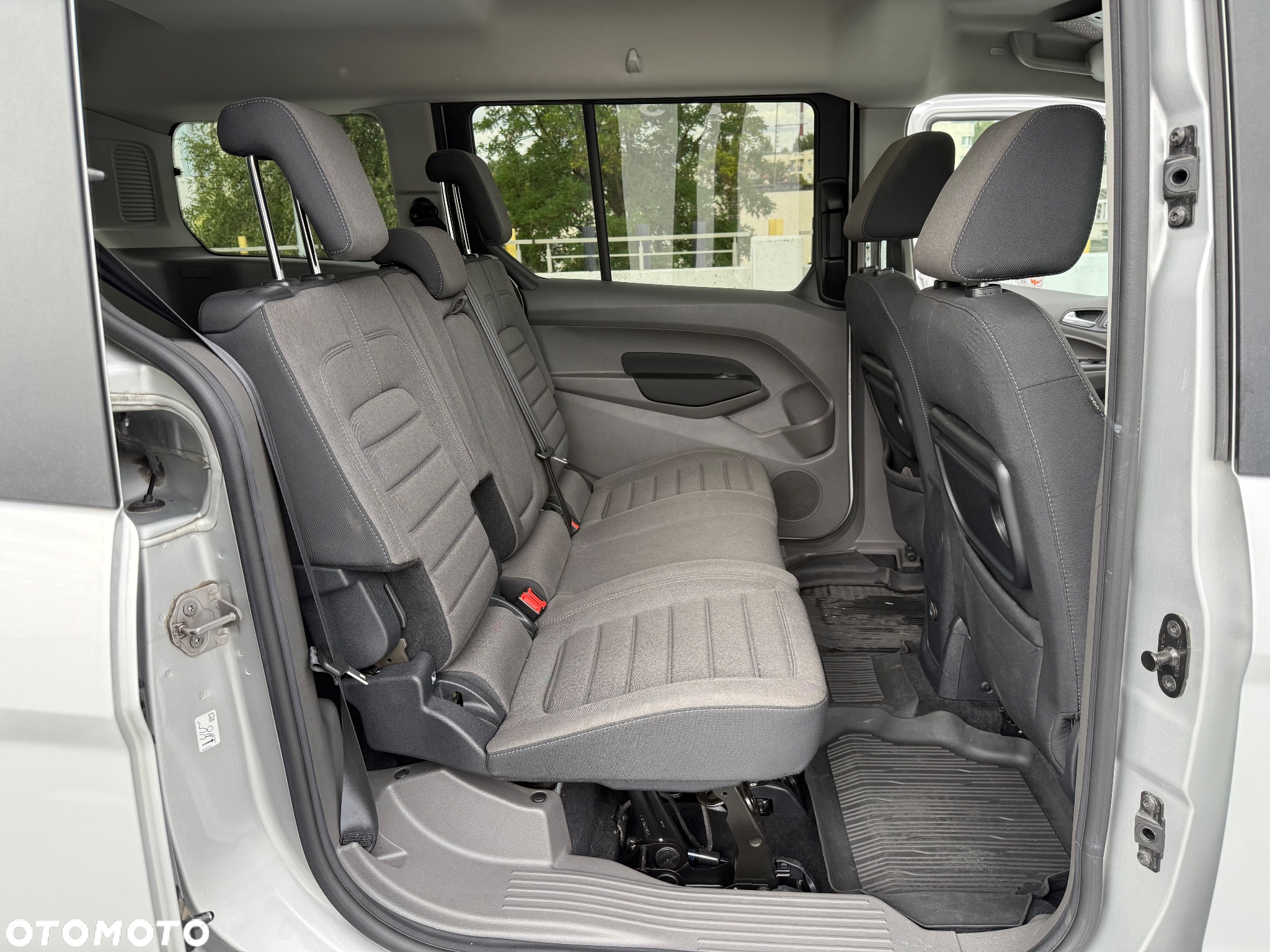 Ford Tourneo Connect Grand - 25