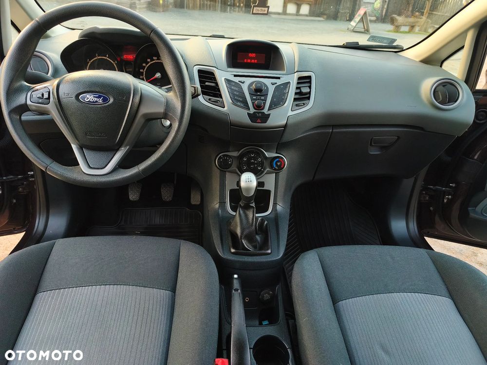 Ford Fiesta - 17