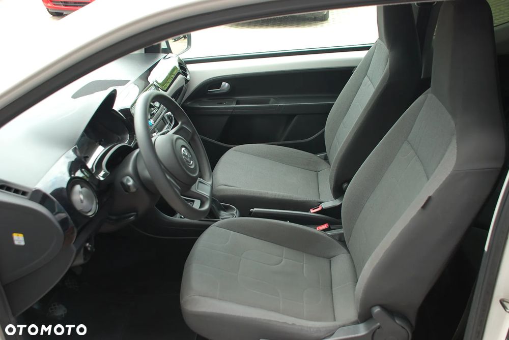 Volkswagen up! white - 11