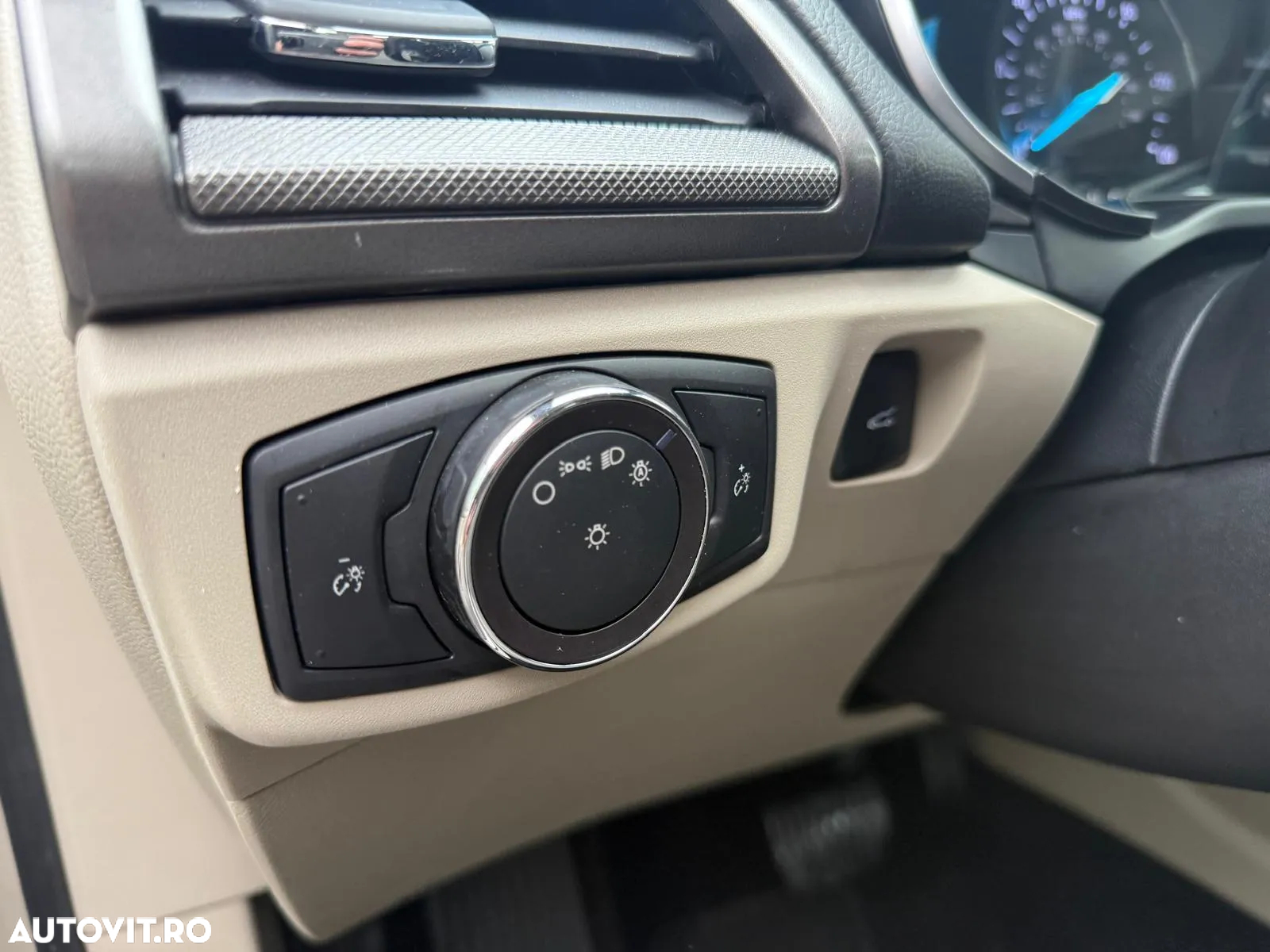 Ford Mondeo 2.0 HEV Trend - 10
