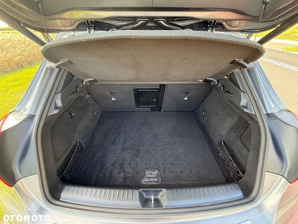Mercedes-Benz GLA 200 7G-DCT AMG Line - 38
