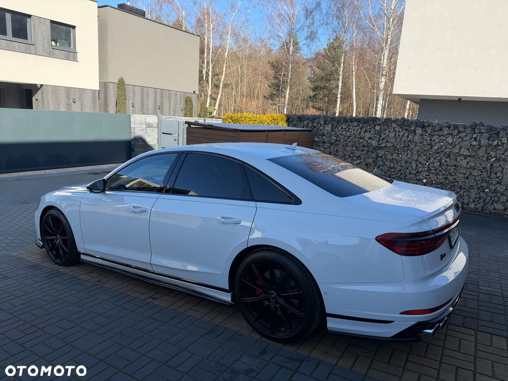 Audi S8 - 5