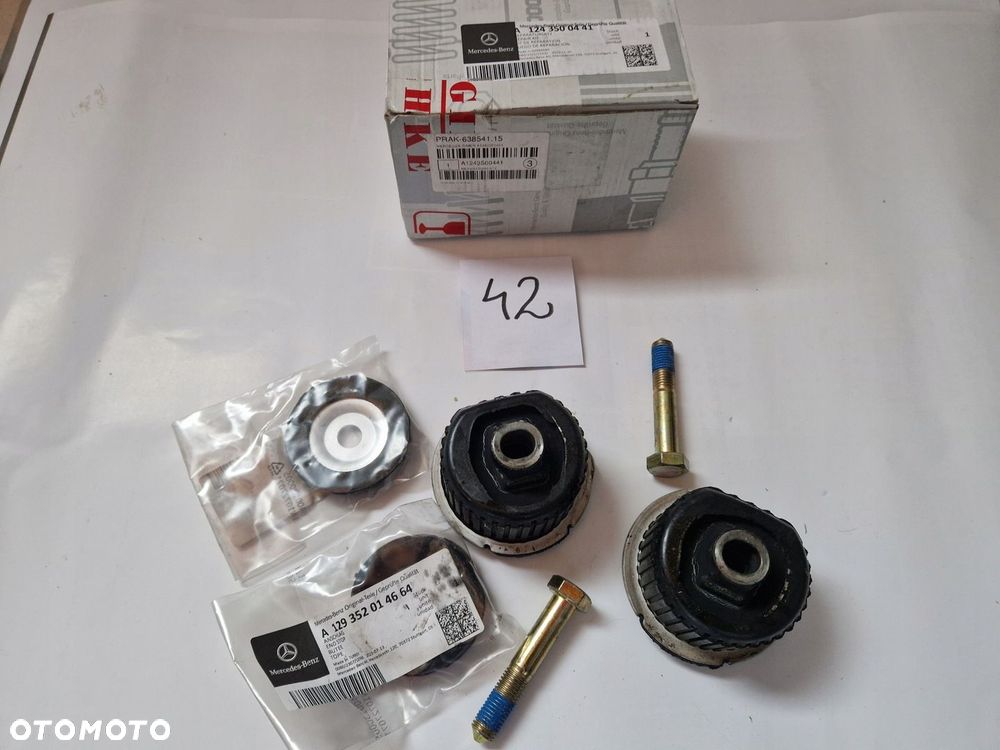 MERCEDES W 124 ZESTAW NAPRAWCZY KORPUS OSI TYŁ A1243500441 NOWY OE - 1