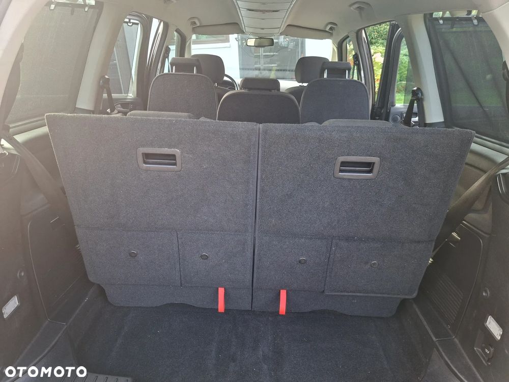 Ford Galaxy - 22
