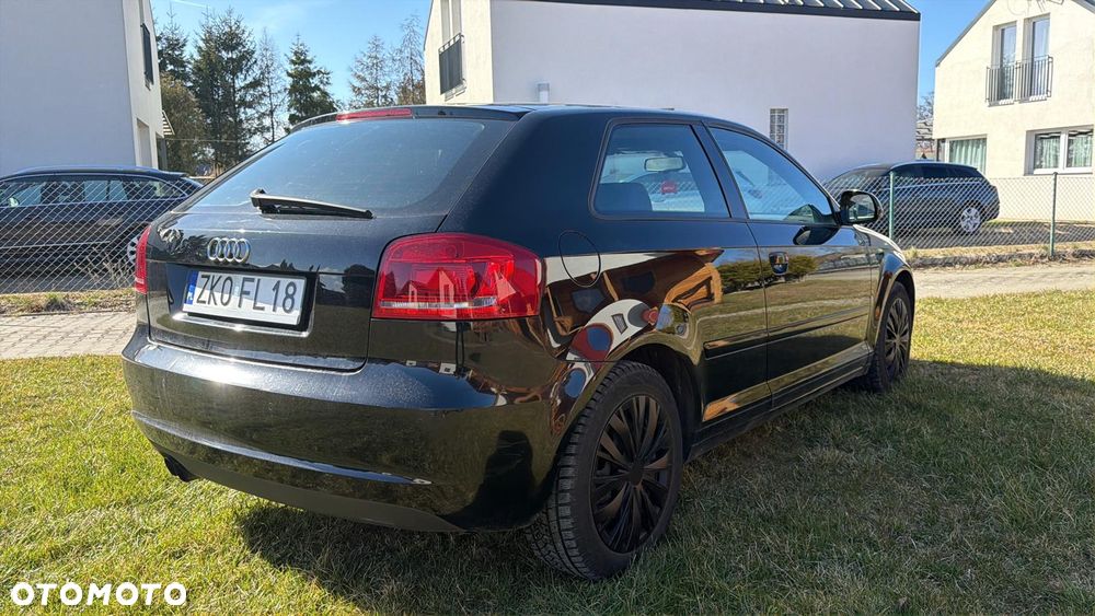 Audi A3 3-drzwiowe 1.4 TFSI S line Sportpaket - 3