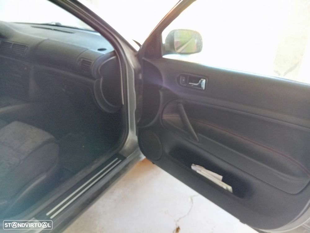 VW Passat Variant 1.9 TDi Highline - 5