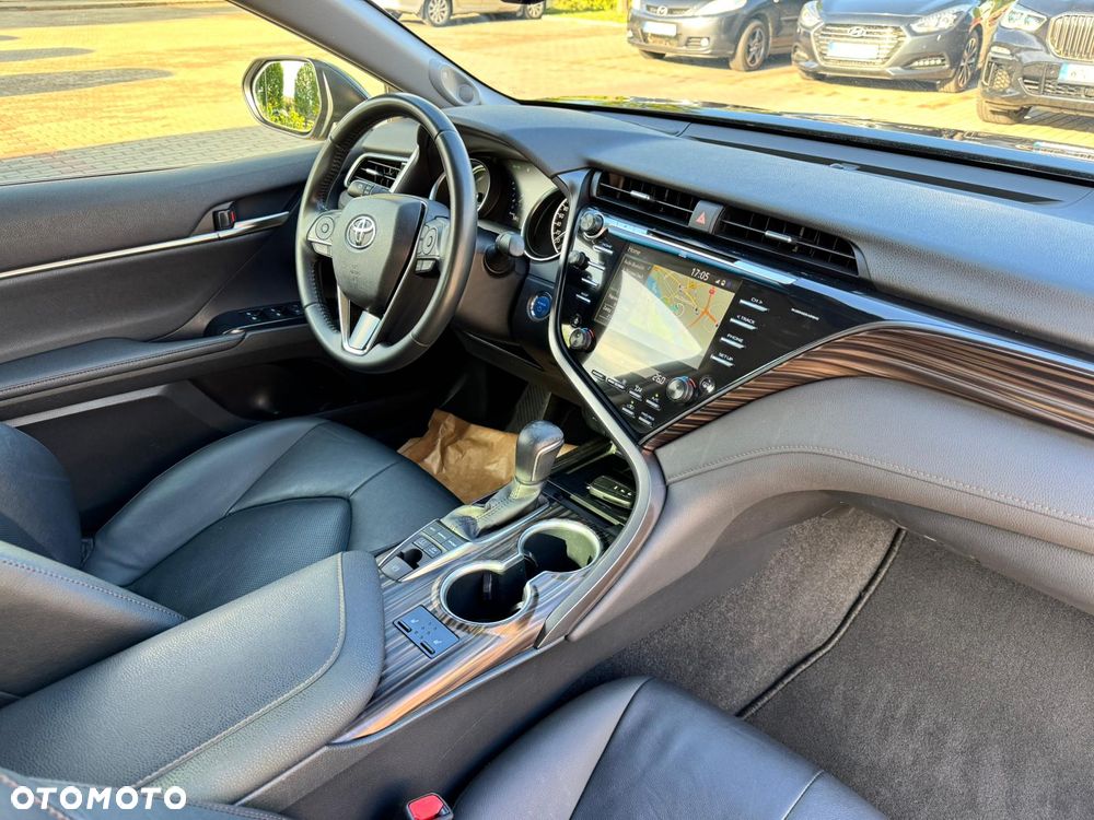 Toyota Camry 2.5 Hybrid Executive CVT - 6