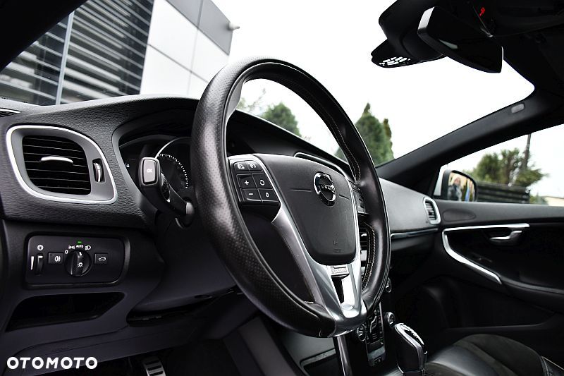 Volvo V40 D3 Geartronic RDesign - 11