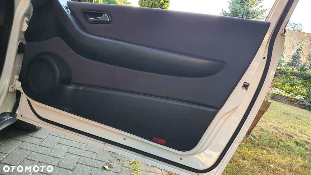 Mercedes-Benz Klasa A 180 CDI Elegance First - 28