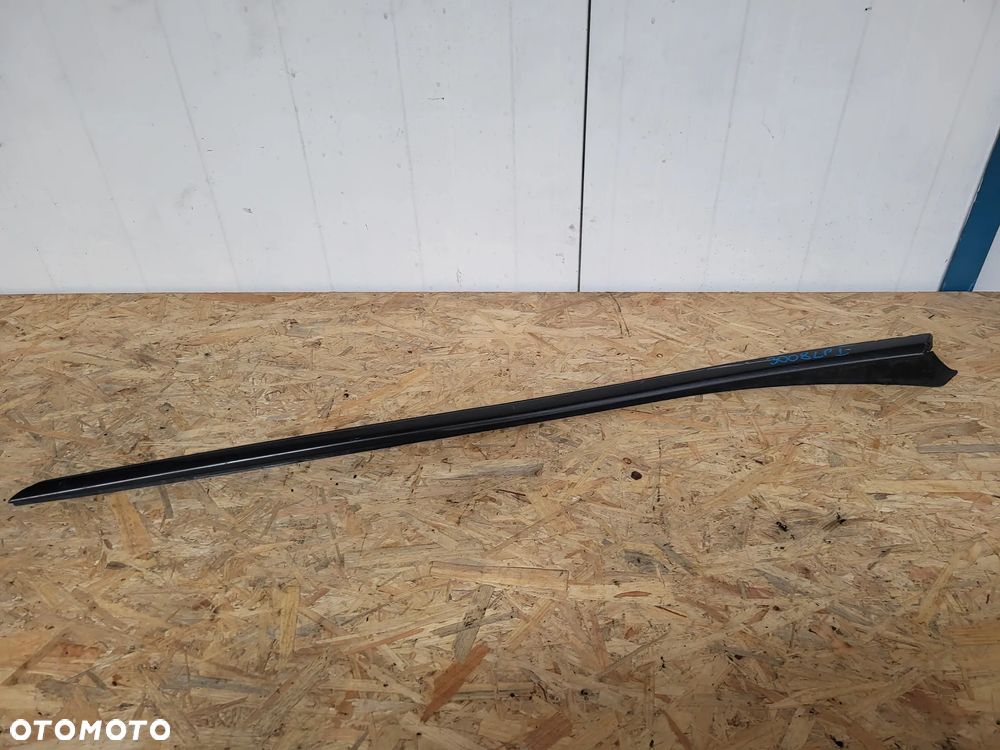 Listwa szyby czołowej lewa Peugeot 3008 - 4