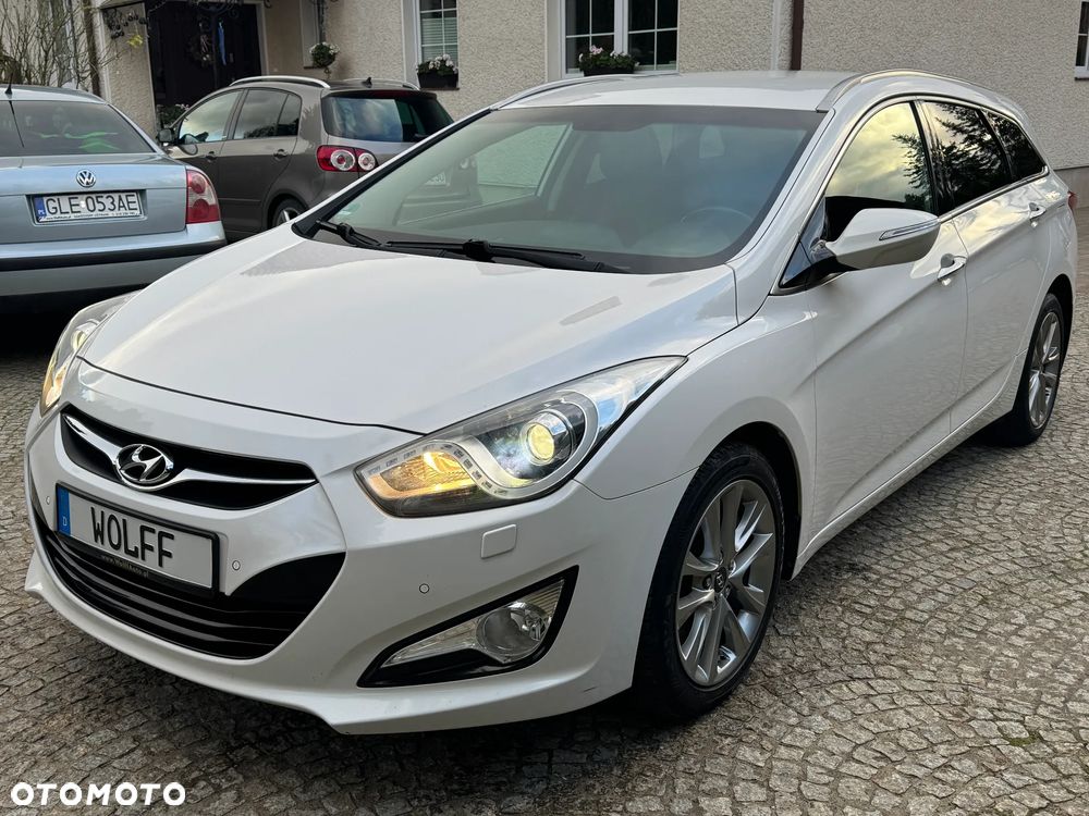 Hyundai i40 i40cw 1.7 CRDi Automatik Fifa World Cup Edition - 1