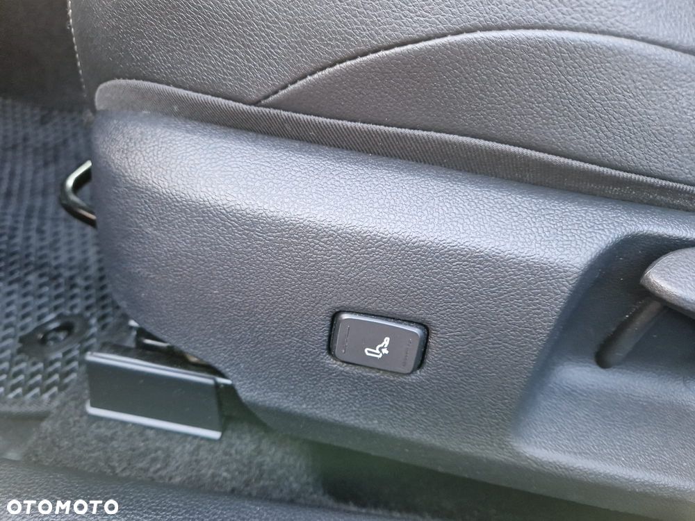 Toyota Corolla 2.0 Hybrid Executive - 25