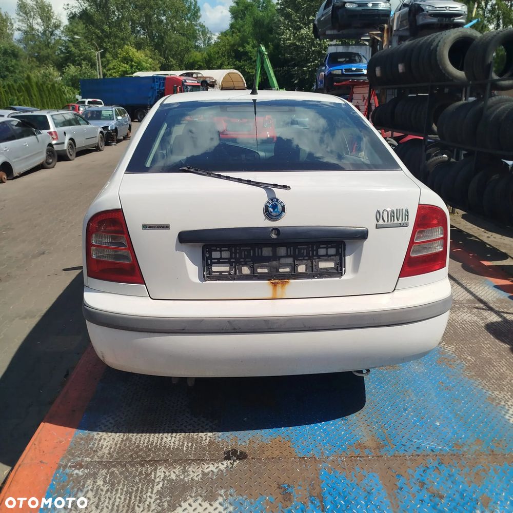 Skoda Octavia 1 na części. - 11
