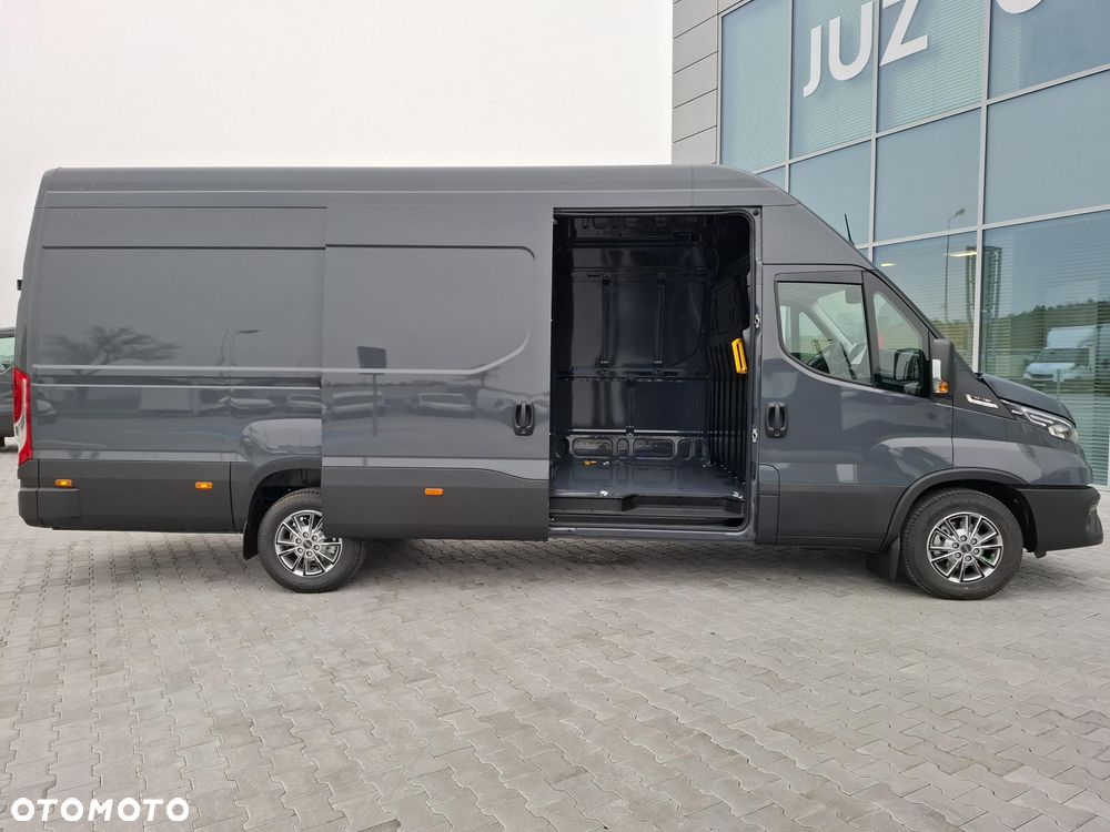 Iveco IMPONUJĄCA KUBATURA 18m3, ŚWIETNA DOSTĘPNOŚĆ, MINIMUM FORMALNOŚCI - 10