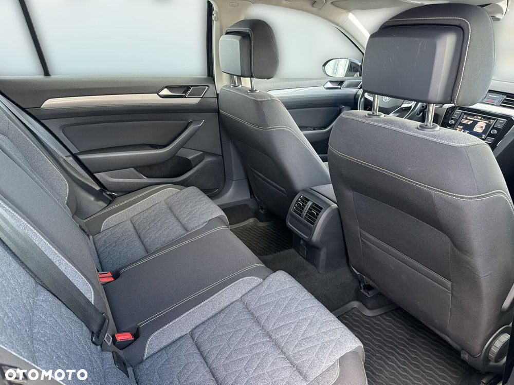 Volkswagen Passat Variant - 16