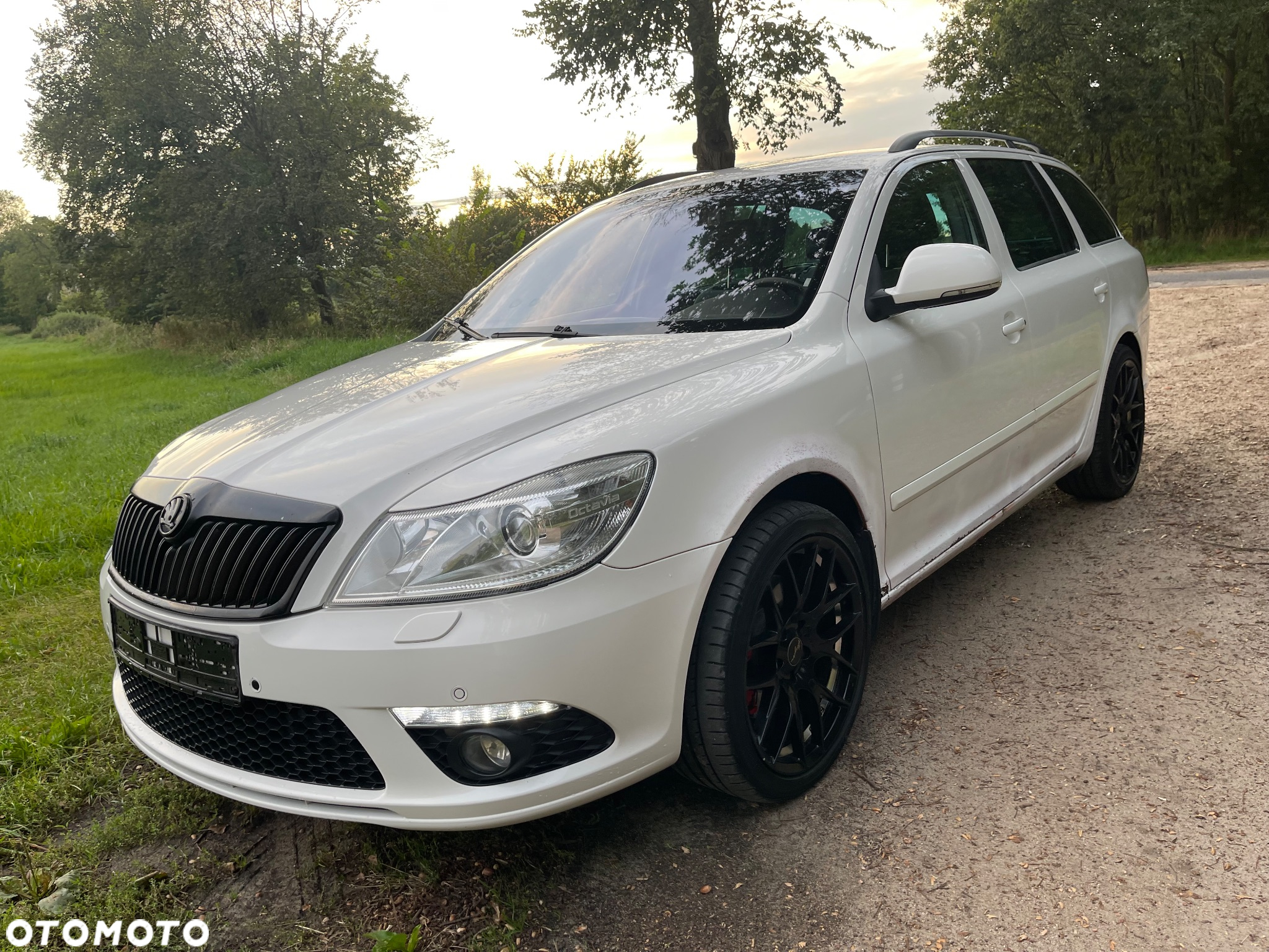 Skoda Octavia Combi 2.0 TDI DPF RS - 15