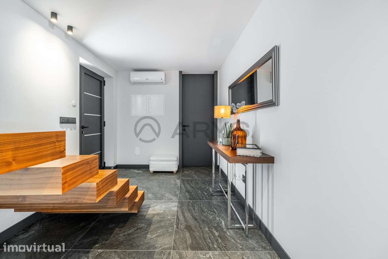 Moradia T4 Contemporânea com Piscina e Vistas Panorâmicas | Ponte d... - Grande imagem: 4/46