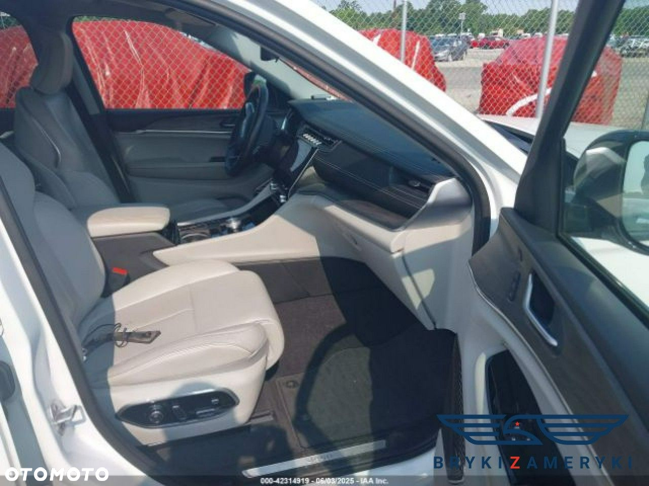 Jeep Grand Cherokee - 8