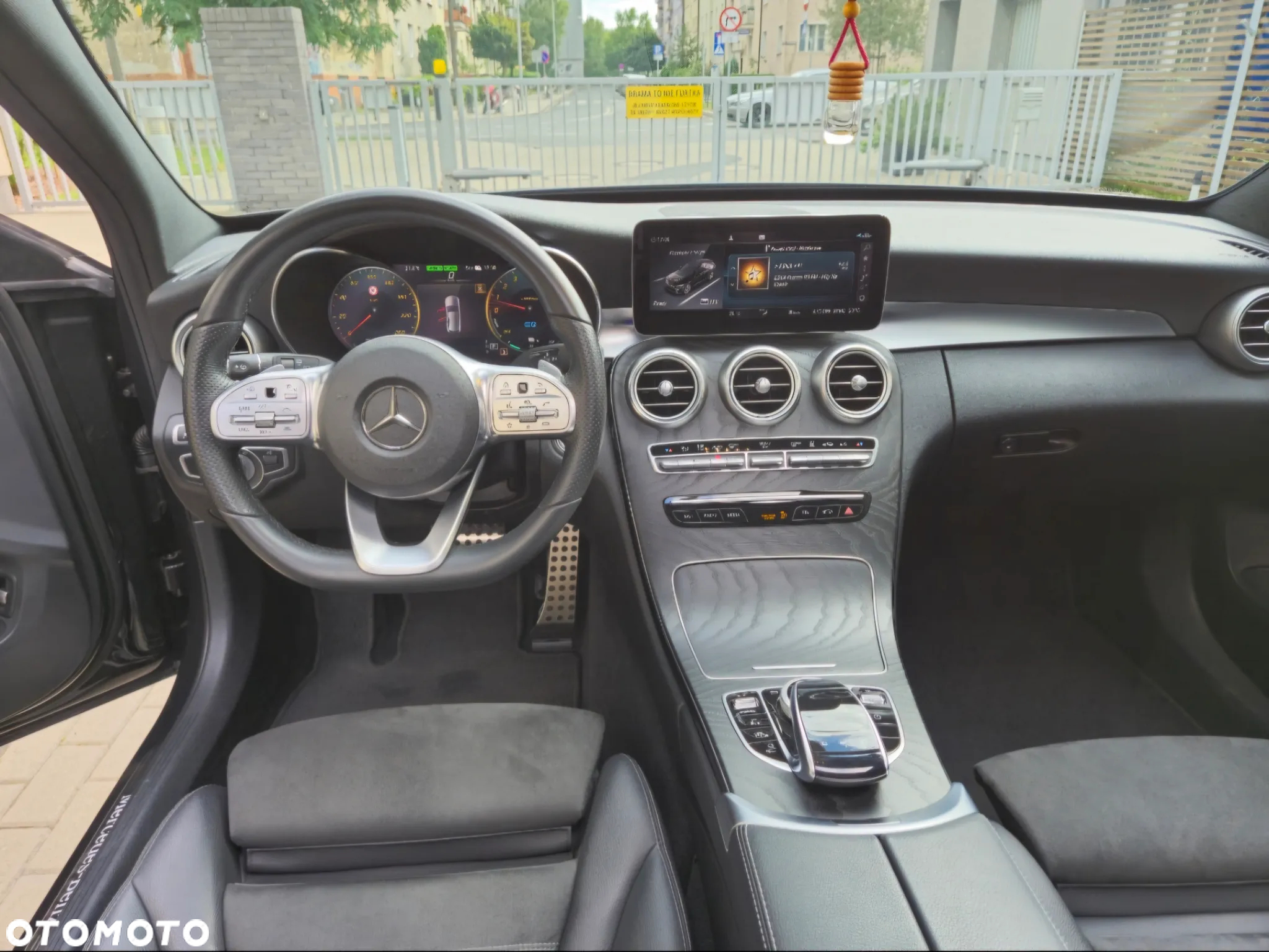 Mercedes-Benz Klasa C 300 e T 9G-TRONIC AMG Line - 17