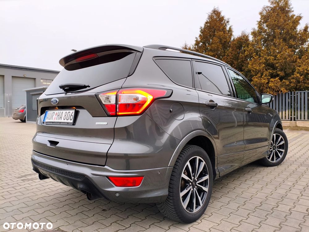 Ford Kuga 1.5 EcoBoost 2x4 ST-Line - 4