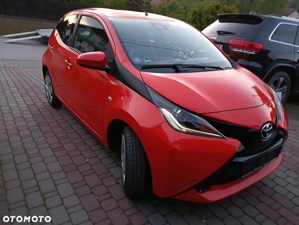 Toyota Aygo x-play touch - 11