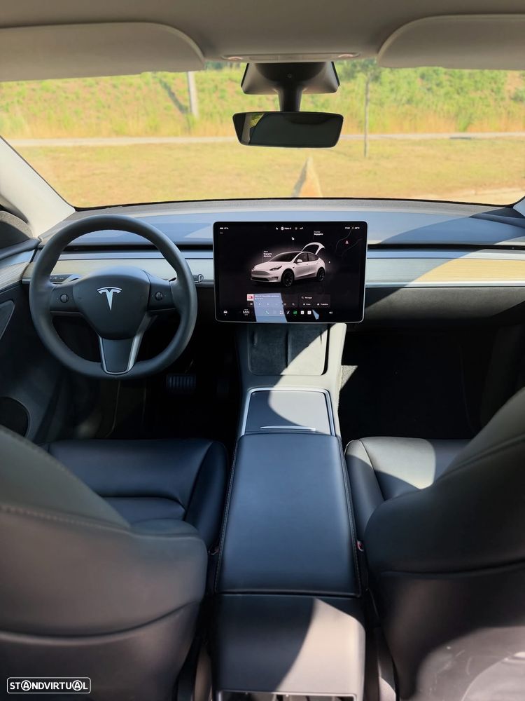 Tesla Model Y RWD - 14
