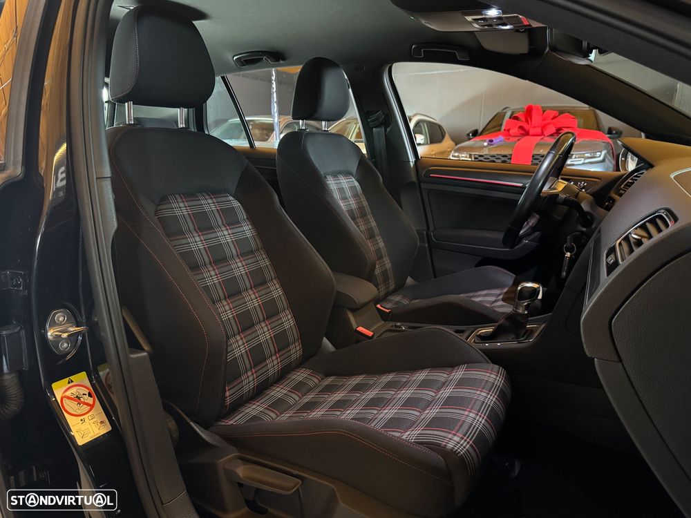 VW Golf 2.0 TSI GTI DSG Performance - 22