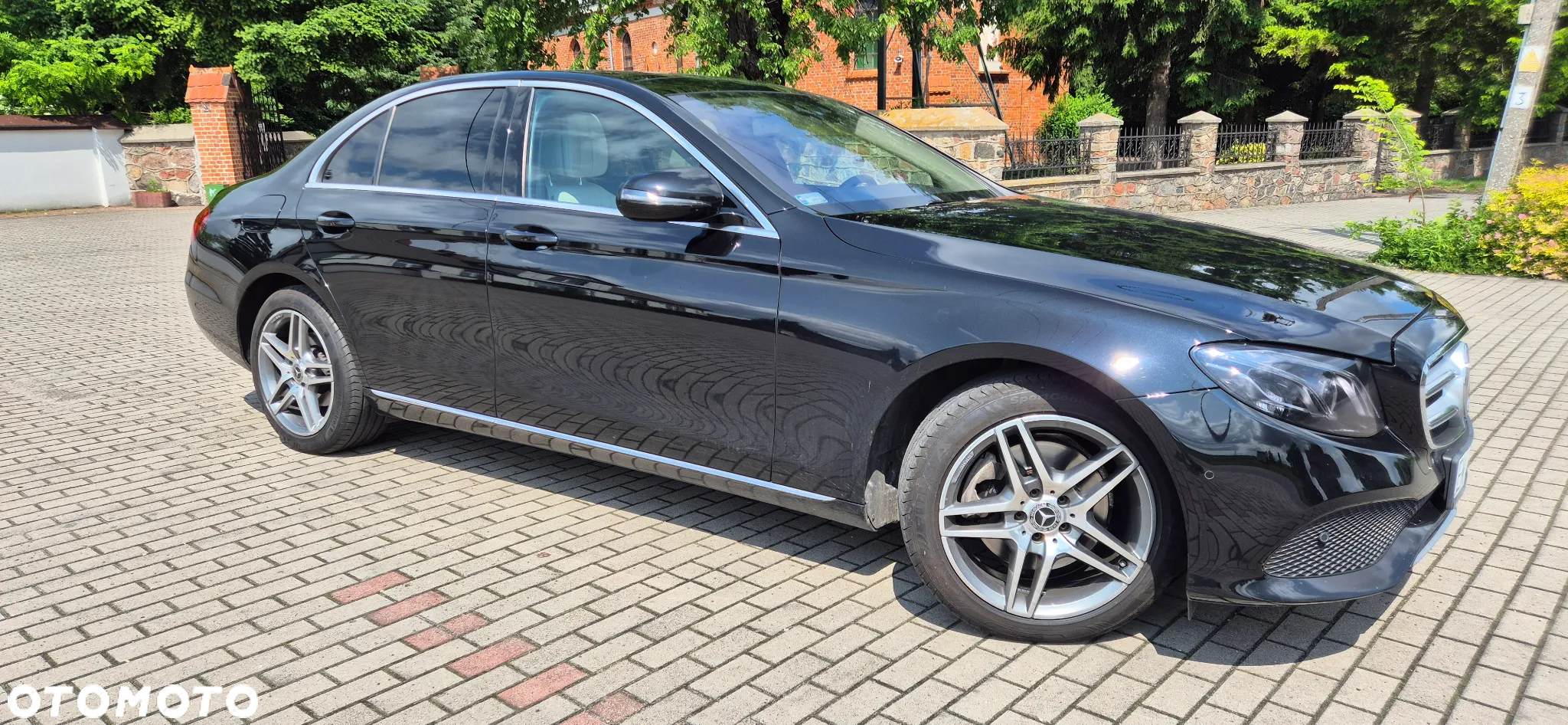 Mercedes-Benz Klasa E 220 d 4-Matic 9G-TRONIC - 11