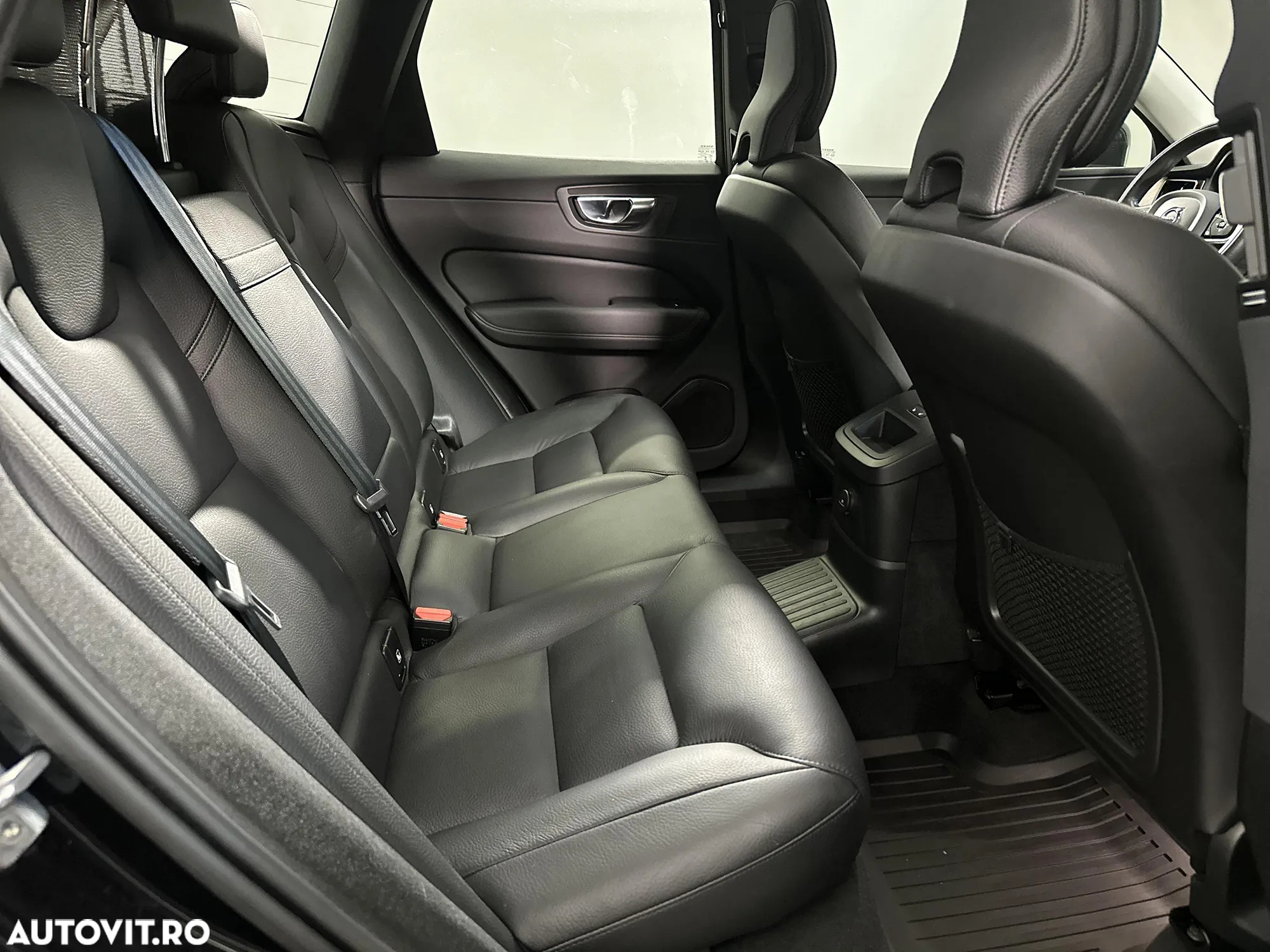 Volvo XC 60 T6 AWD Recharge Geartronic Inscription - 12