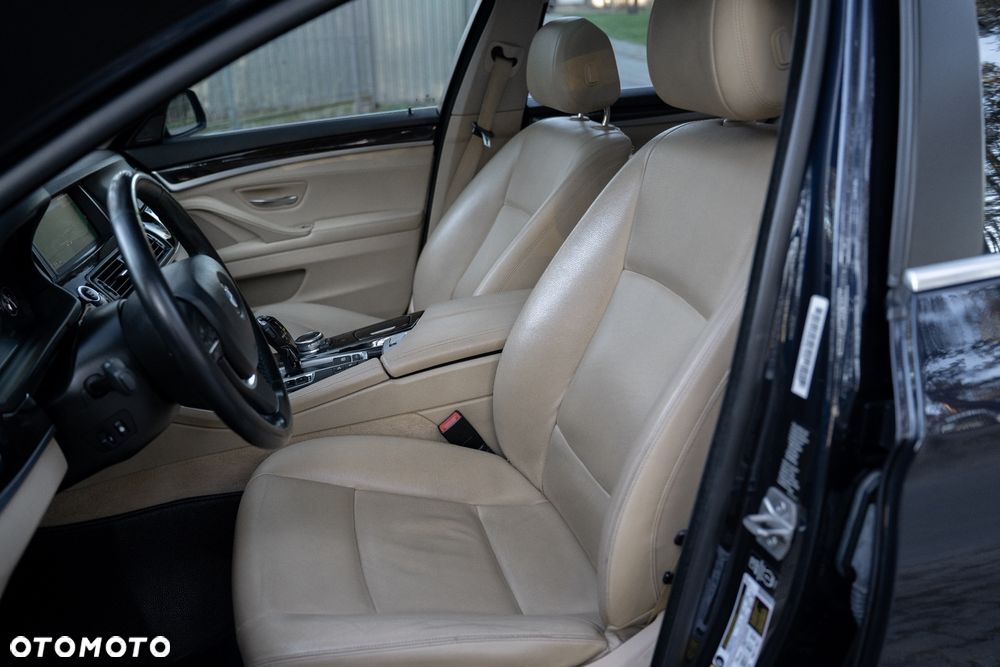 BMW Seria 5 528i xDrive Luxury Line - 18