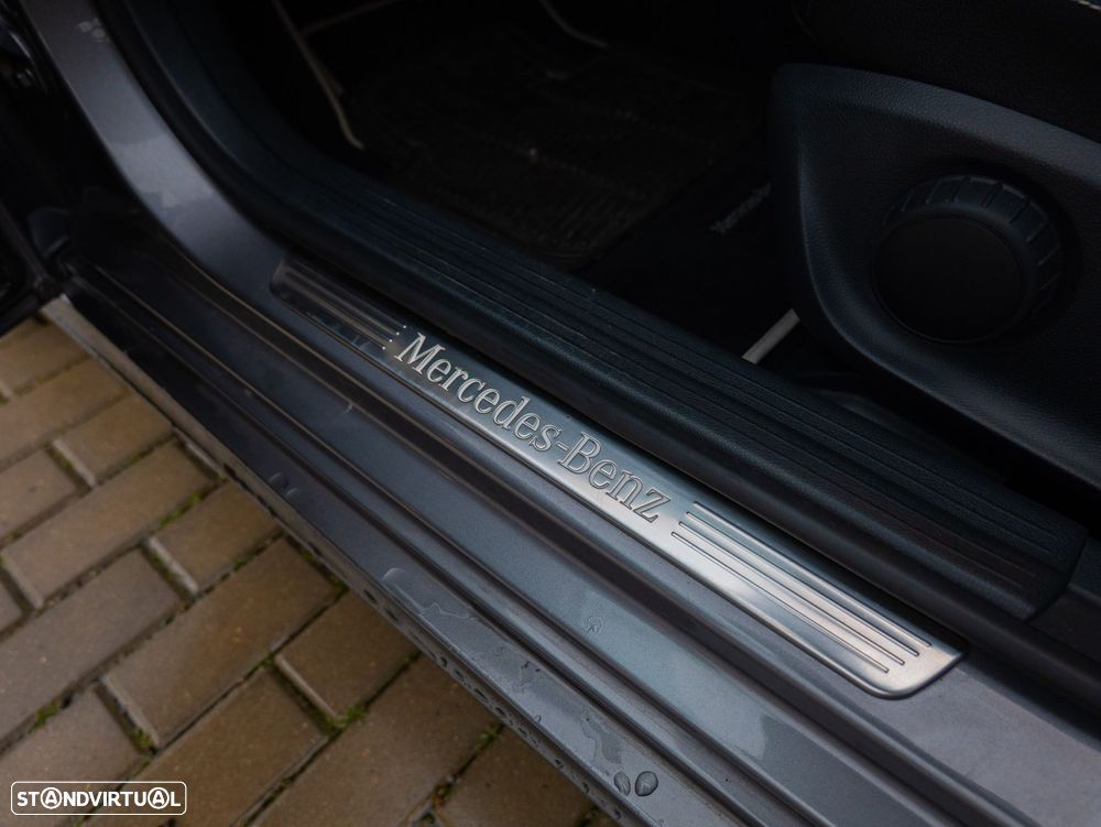 Mercedes-Benz CLA 200 d Shooting Brake Urban Aut. - 13