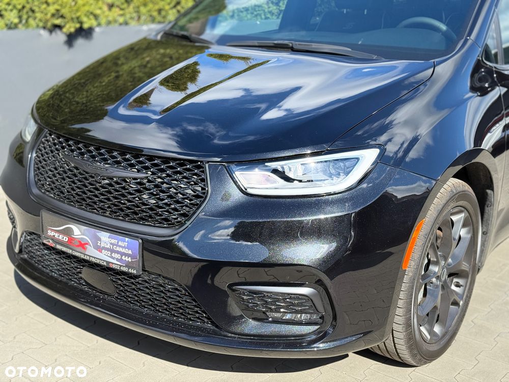 Chrysler Pacifica - 1