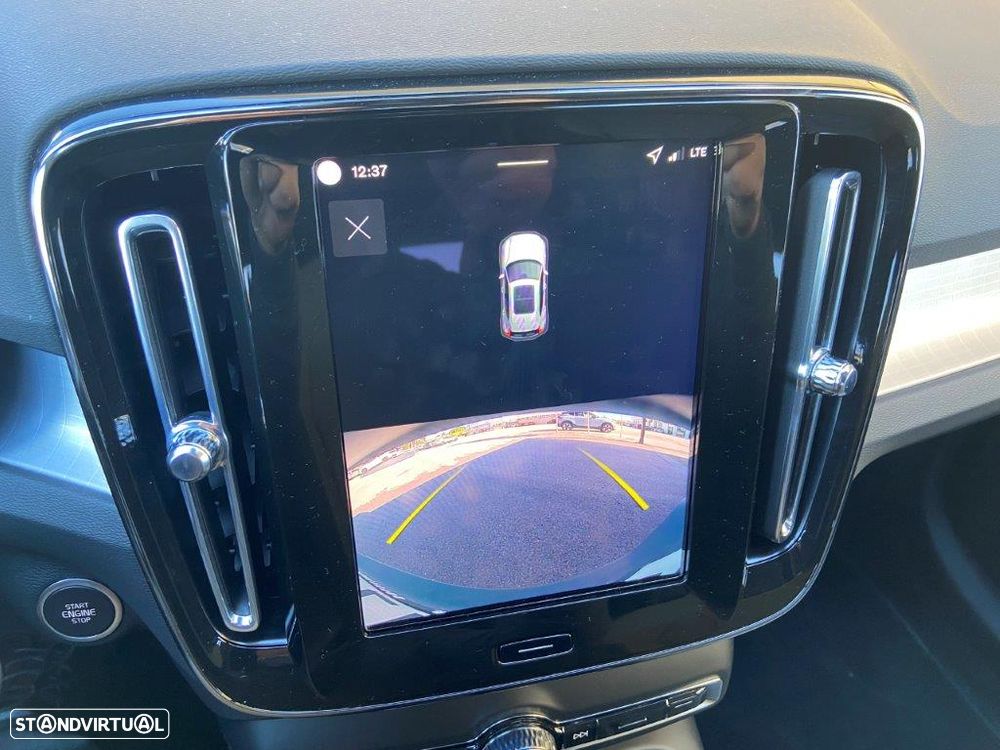 Volvo XC 40 2.0 B3 Black Edition - 18