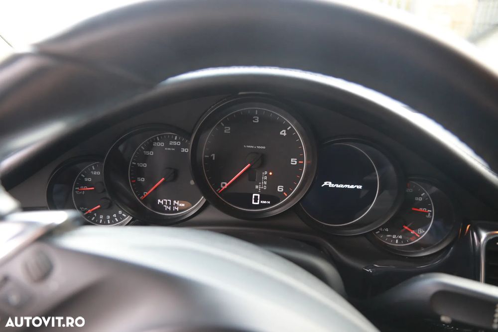 Porsche Panamera - 7
