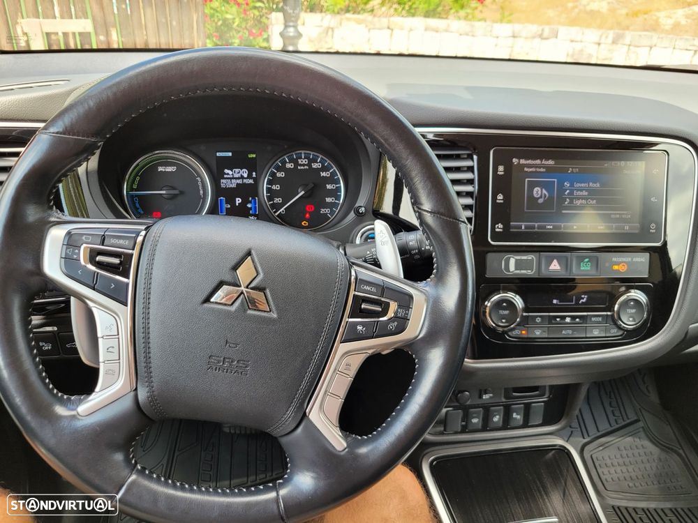 Mitsubishi Outlander 2.0 Instyle Navi - 11