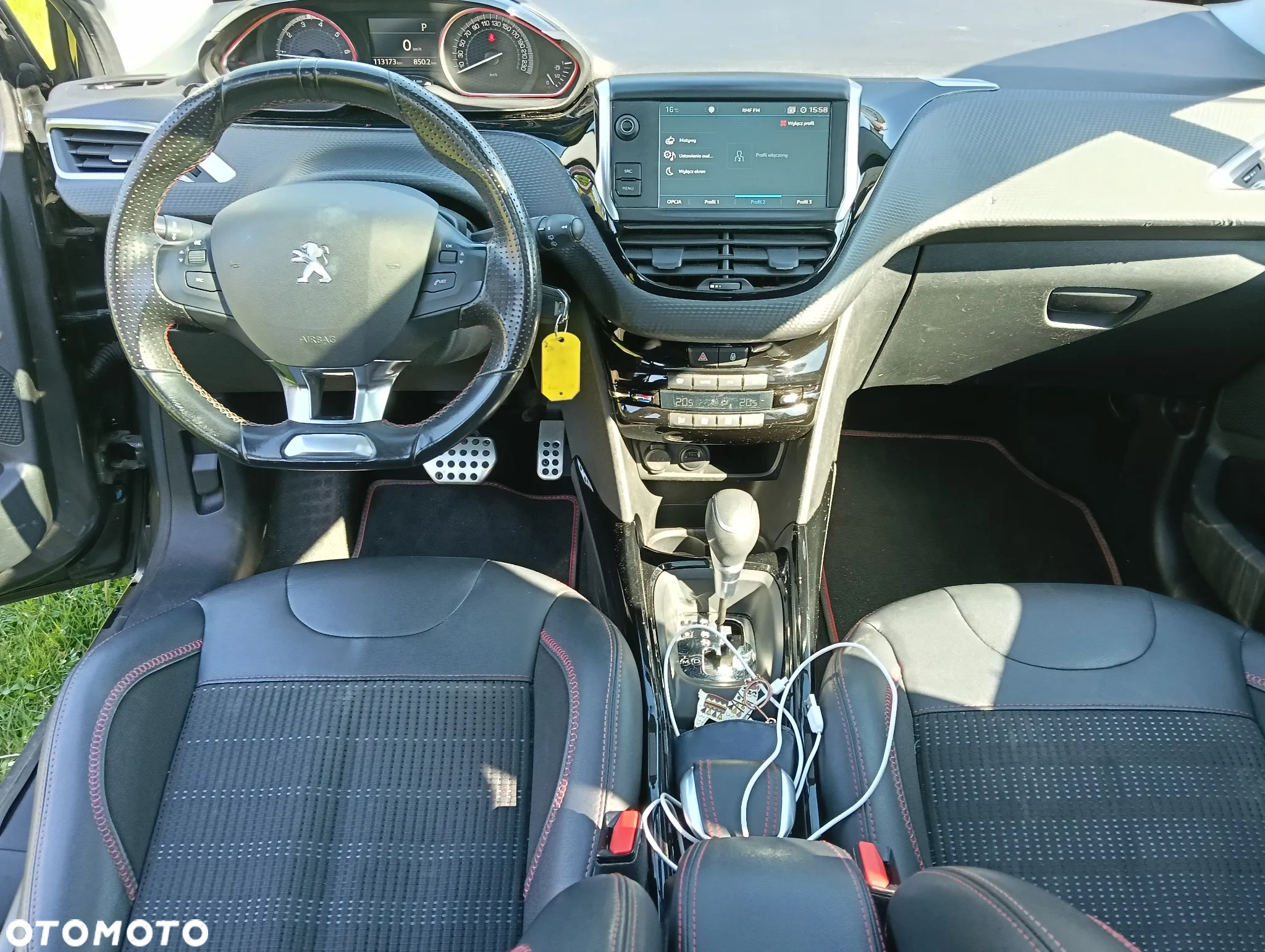 Peugeot 2008 - 8
