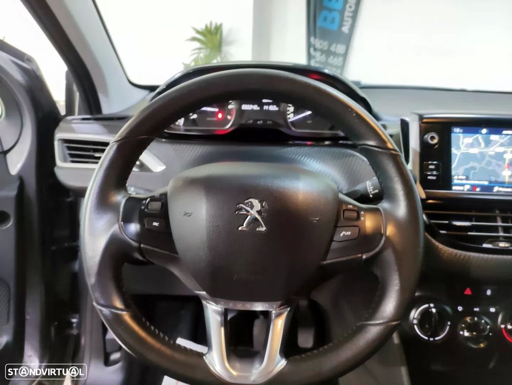 Peugeot 208 1.2 PureTech Signature - 16