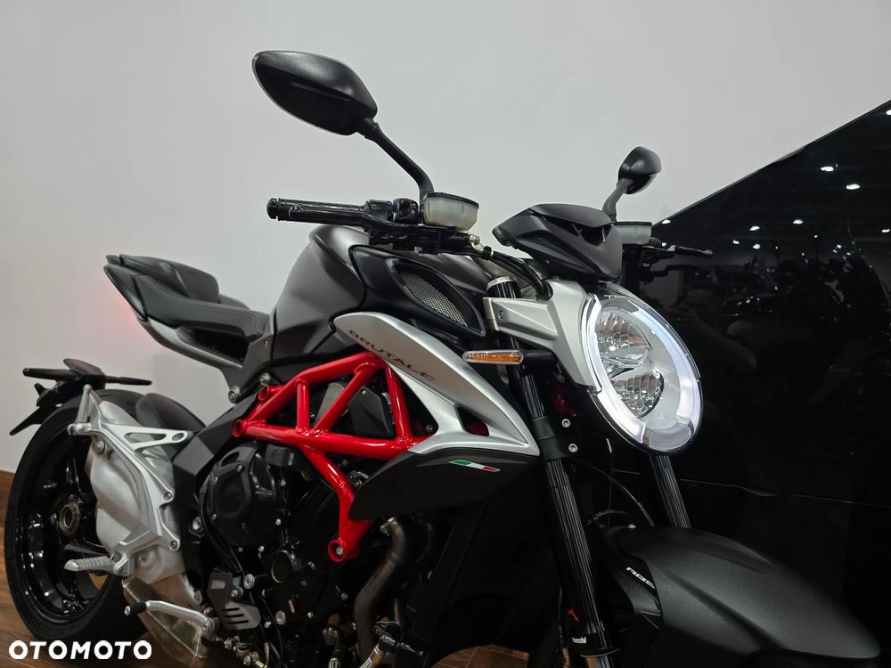 MV AGUSTA Brutale - 8
