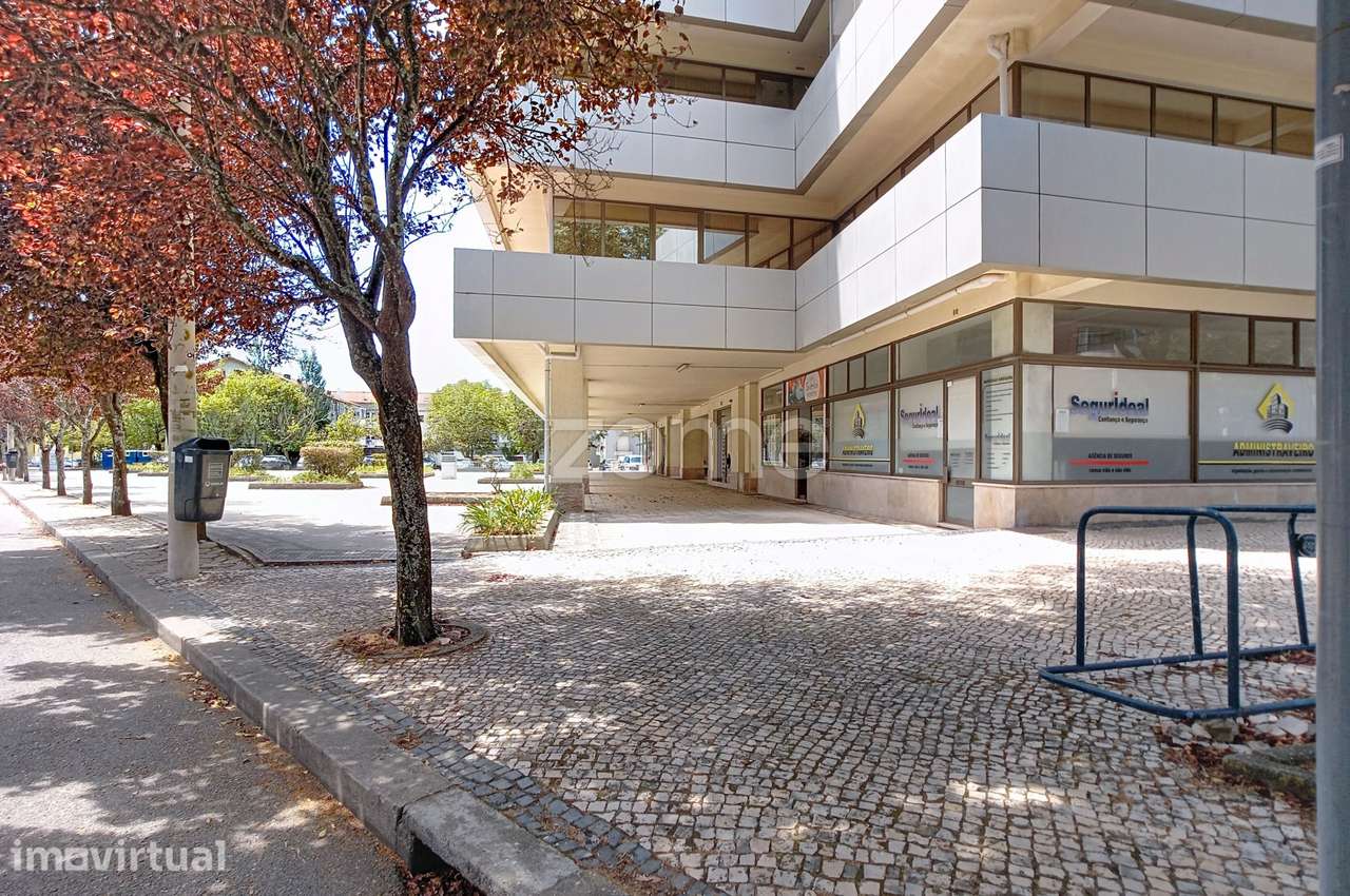 Loja com Potencial para T0 à Venda no Bairro do Liceu, Aveiro - Grande imagem: 4/18
