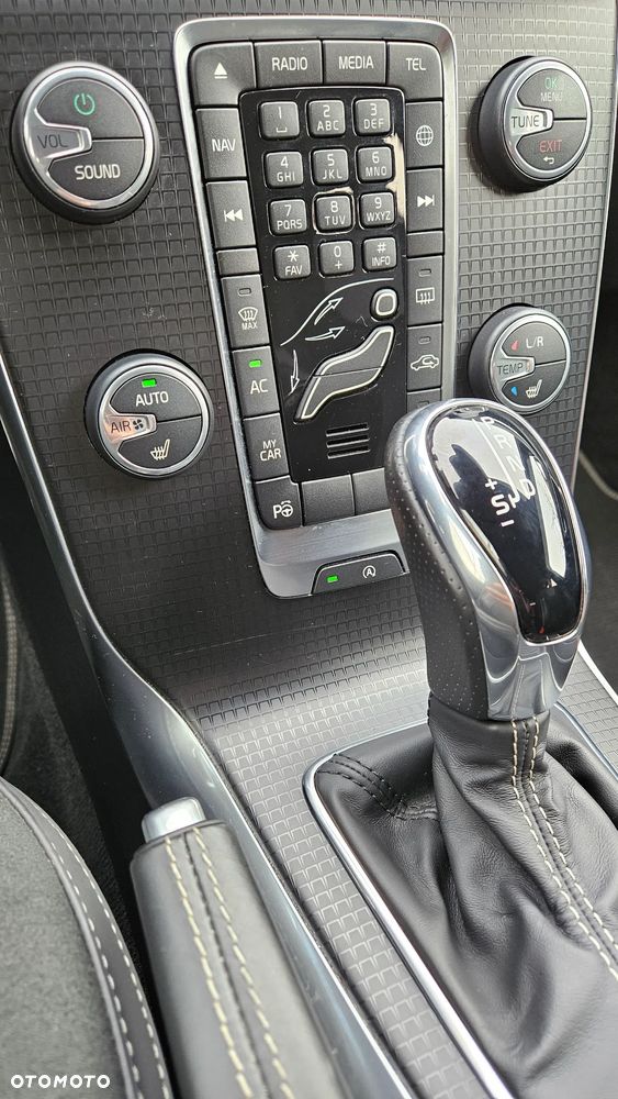 Volvo V40 T3 Drive-E R-Design Momentum - 28