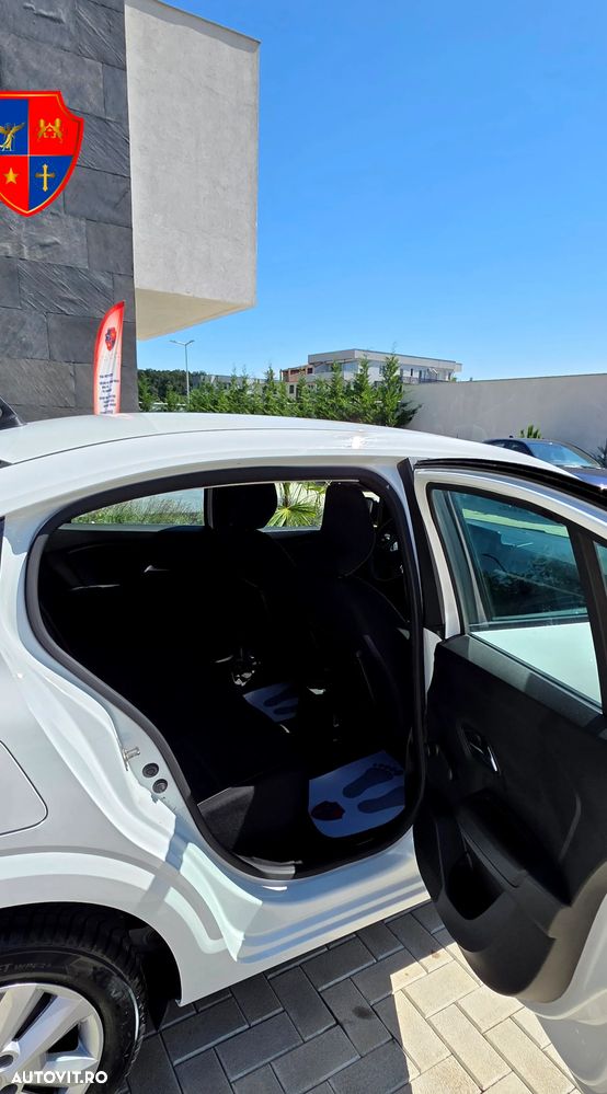 Dacia Logan TCe 90 MT5 Essential - 24