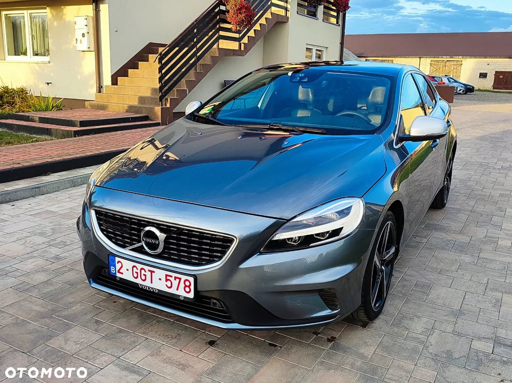 Volvo V40 D3 Momentum - 1