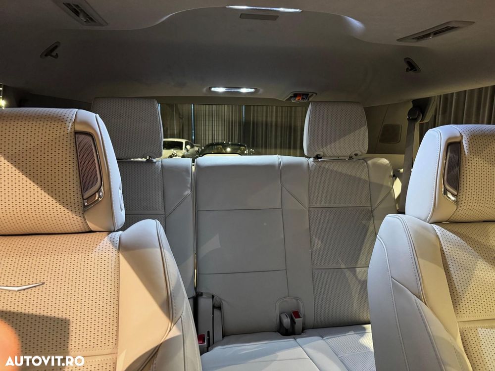 Cadillac Escalade - 39