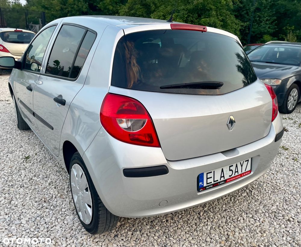 Renault Clio 1.2 16V Authentique - 9