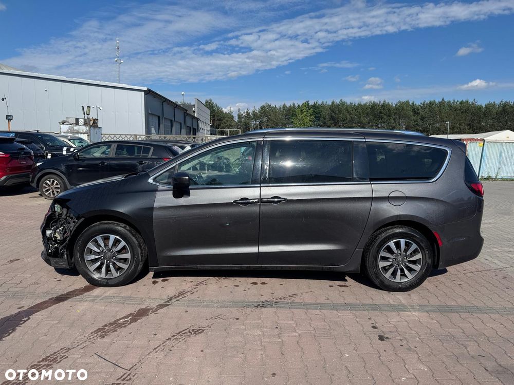 Chrysler Pacifica - 6