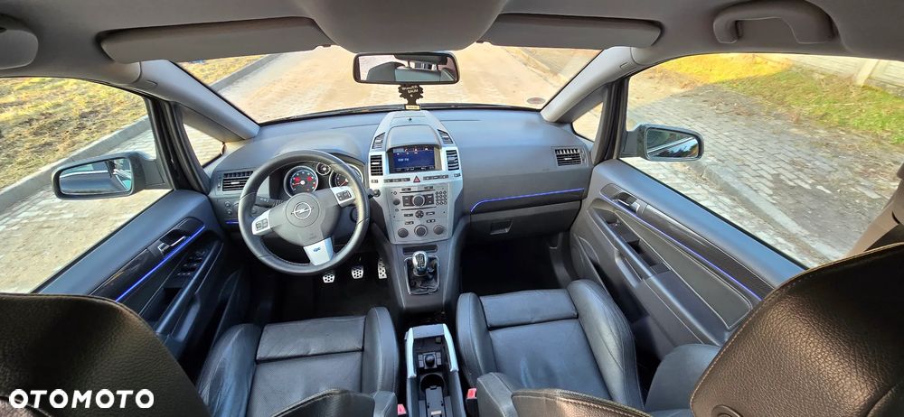 Opel Zafira 2.0 T OPC - 17