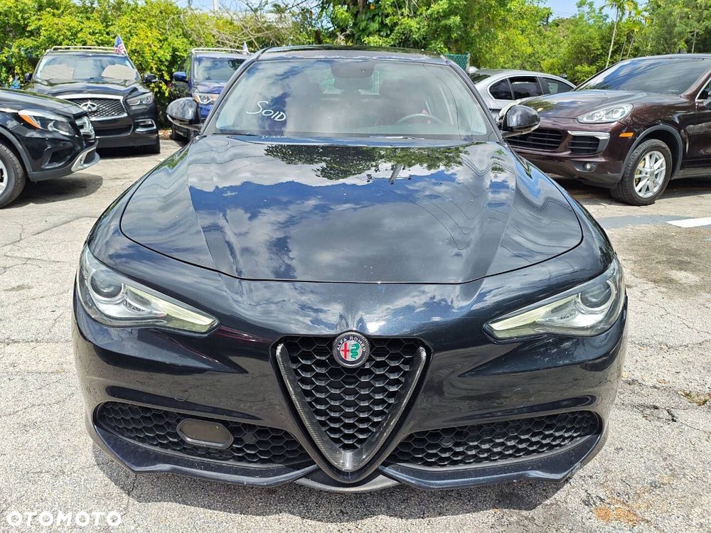 Alfa Romeo Giulia - 24