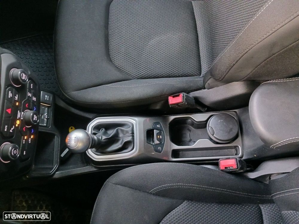 Jeep Renegade 1.6 MJD Limited - 30